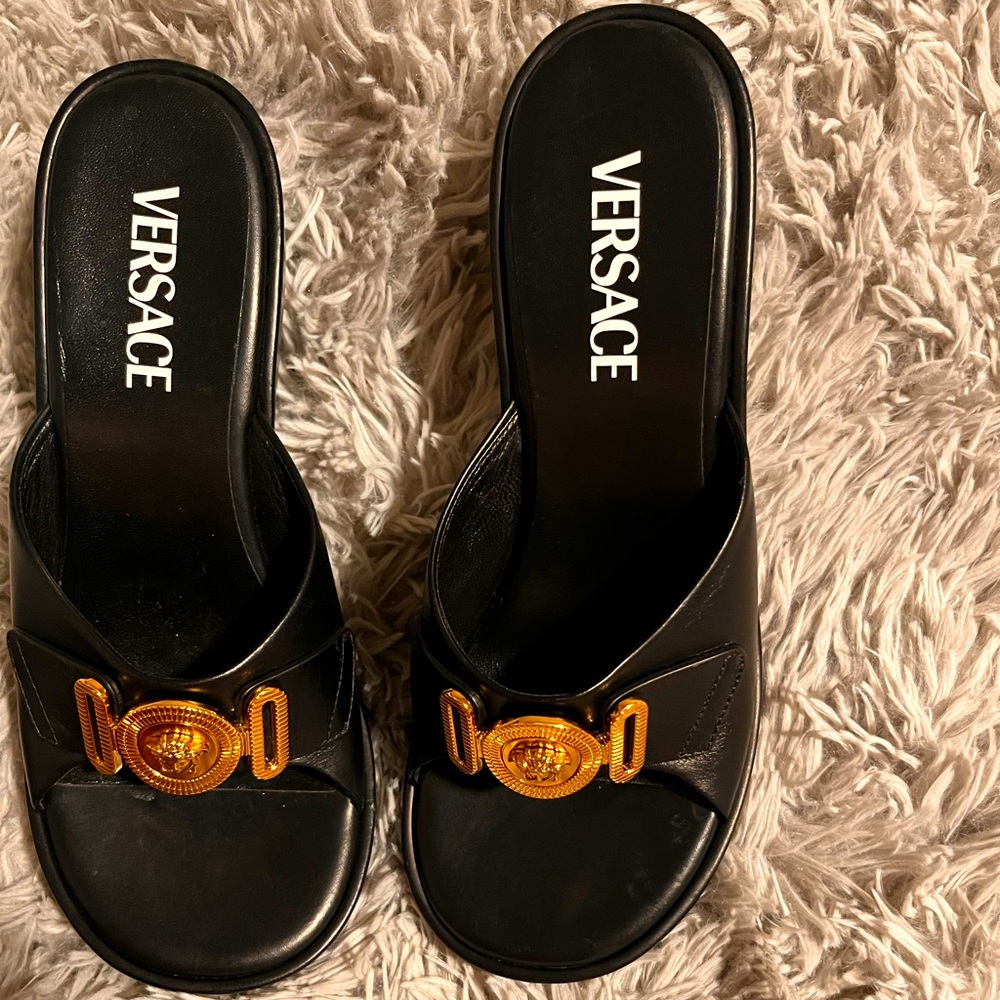 COPY - Versace slides